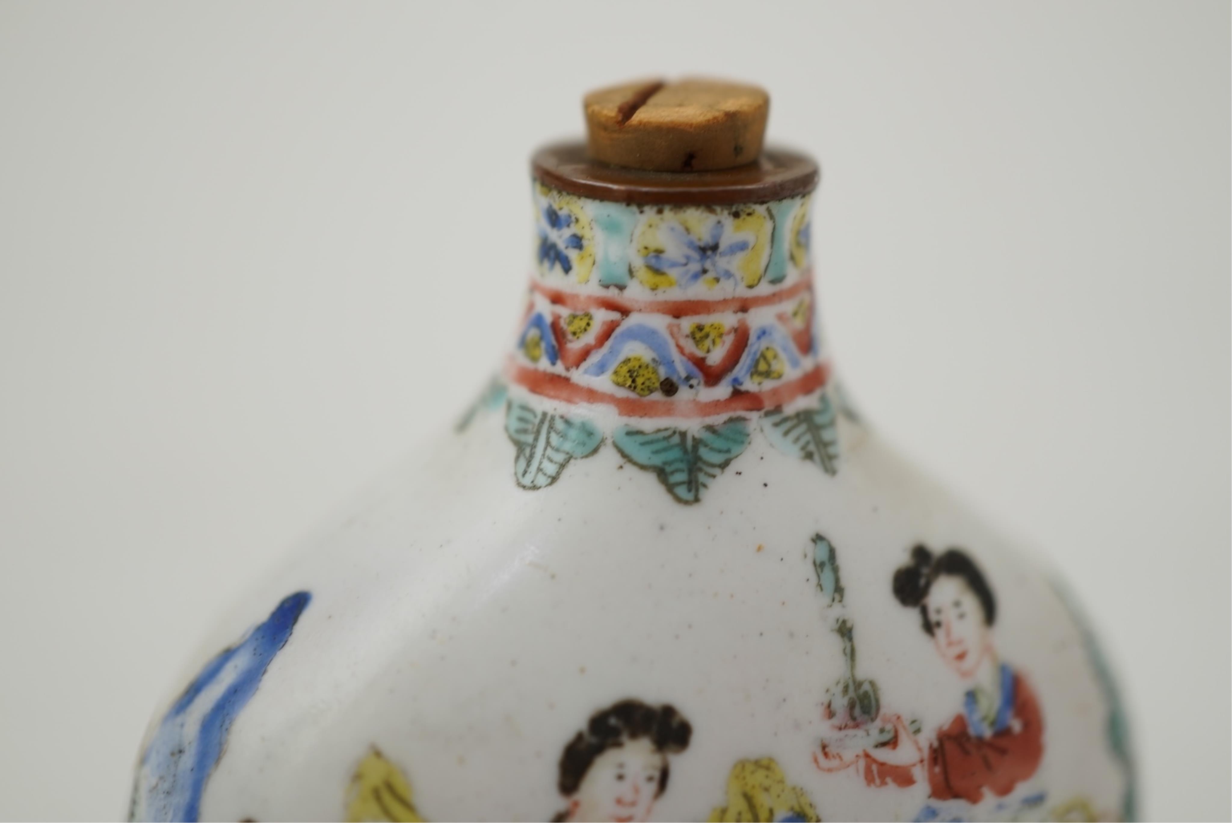 A Chinese Guangzhou enamel snuff bottle, Qianlong mark, 19th century